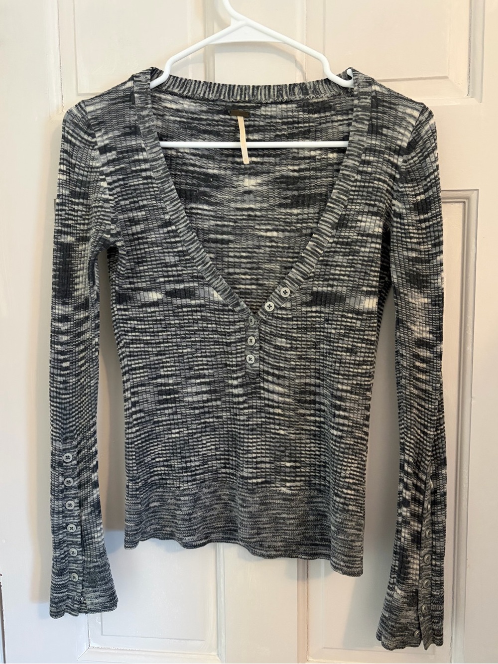 Free People Henley Sweater Lightweight Wool Blend deep v-neck size Medium Y2K